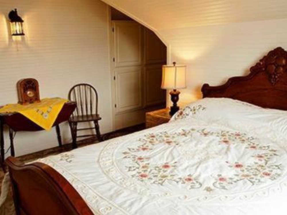 Room image 3